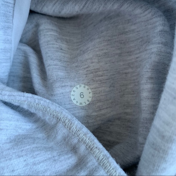 *SOLD* LULULEMON Coast Easy Wrap size 6 grey - Picture 9 of 13